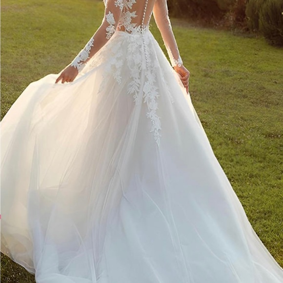 Wedding Dress - Picture 11 of 11